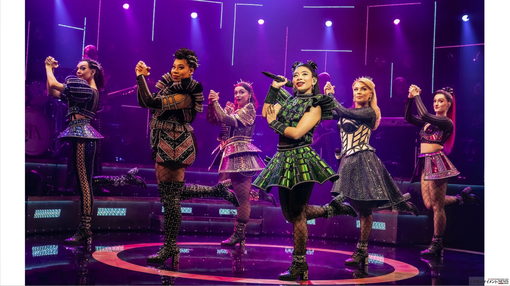 ミュージカル『SIX』来日版上演中 ”離婚、斬首、死亡、離婚、斬首